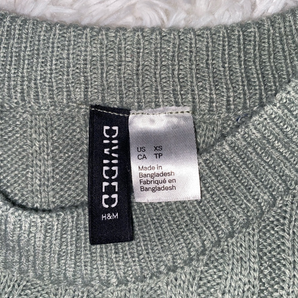 H&M Divided Sweater - Picture 2 of 3
